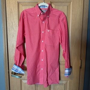 Women’s Ariat Fitted button down shirt